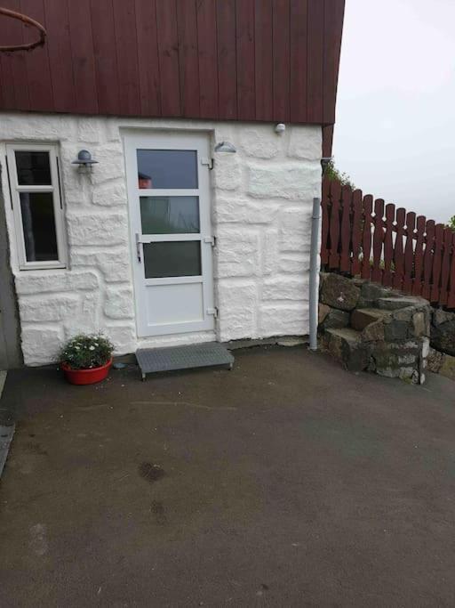 Cosy Groundfloor Apartment Sørvágur Екстериор снимка